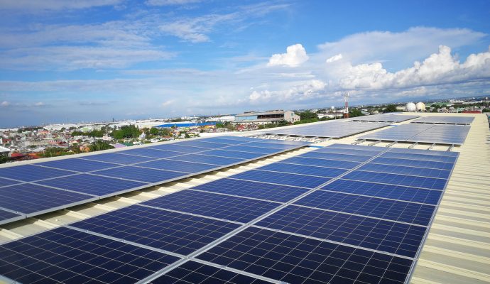 Giải pháp Lắp đặt điện mặt trời cho Trung tâm thương mại, Siêu thị và Nhà xưởng Dàn pin năng lượng mặt trời